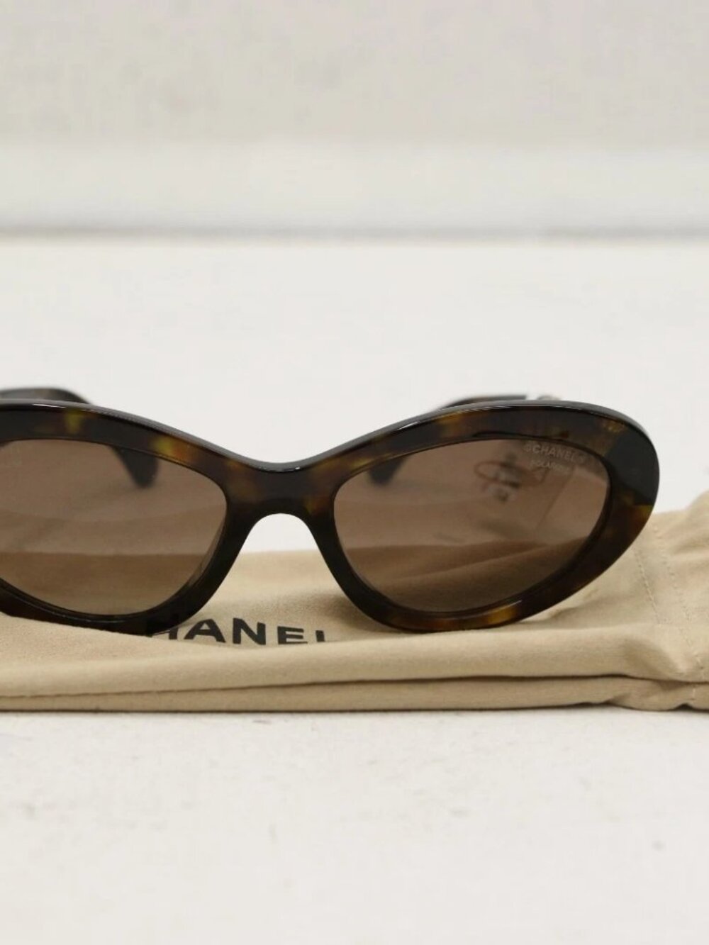 CHANEL 5538-Q-A c.714/S9 54-18 140mm 3P S Black/Gold Frame Polarized Lenses
